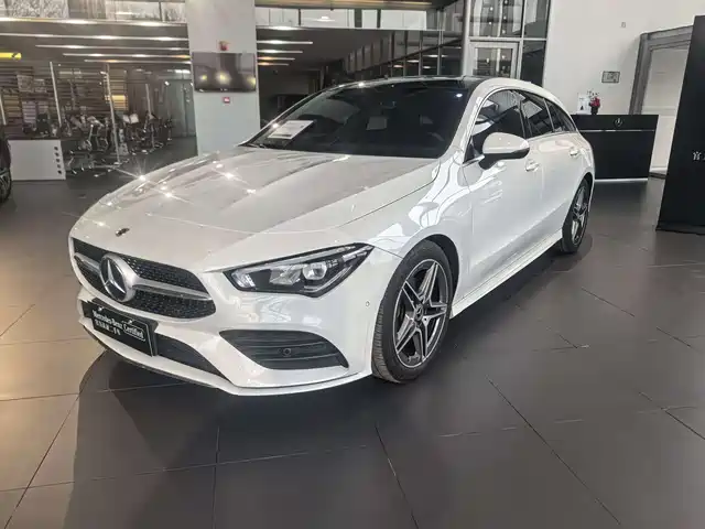 MERCEDES-BENZ CLA