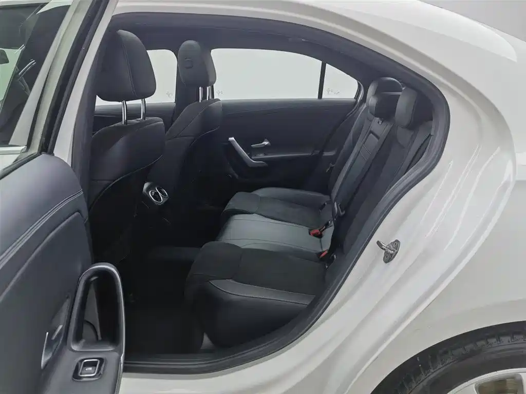 Mercedes-Benz A-Class 2020 Facelift A 200 L Sport Sedan Fashion фото 15