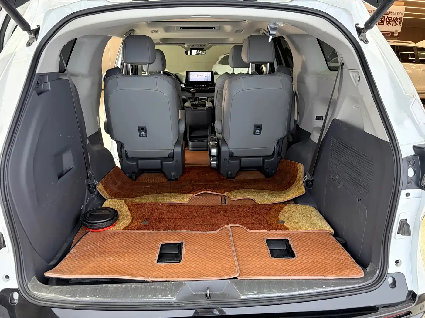 Toyota Granvia 2023 2.5L Hybrid Prestige PLUS Edition фото 23