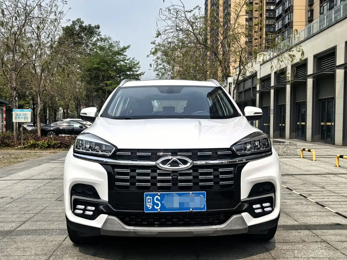 CHERY TIGGO 8