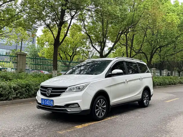 Baojun 730 2019 1.5T Manual Fashion Edition 7-Seater China VI