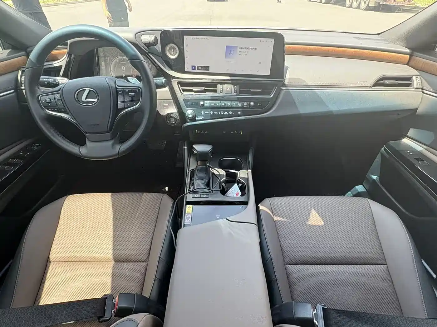 Lexus ES 2024 200 Premium Edition фото 5