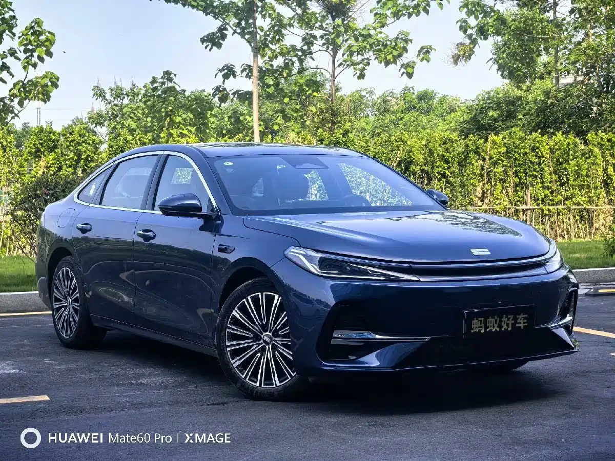 Geely Galaxy Galaxy A7 2025 EM-i фото 3