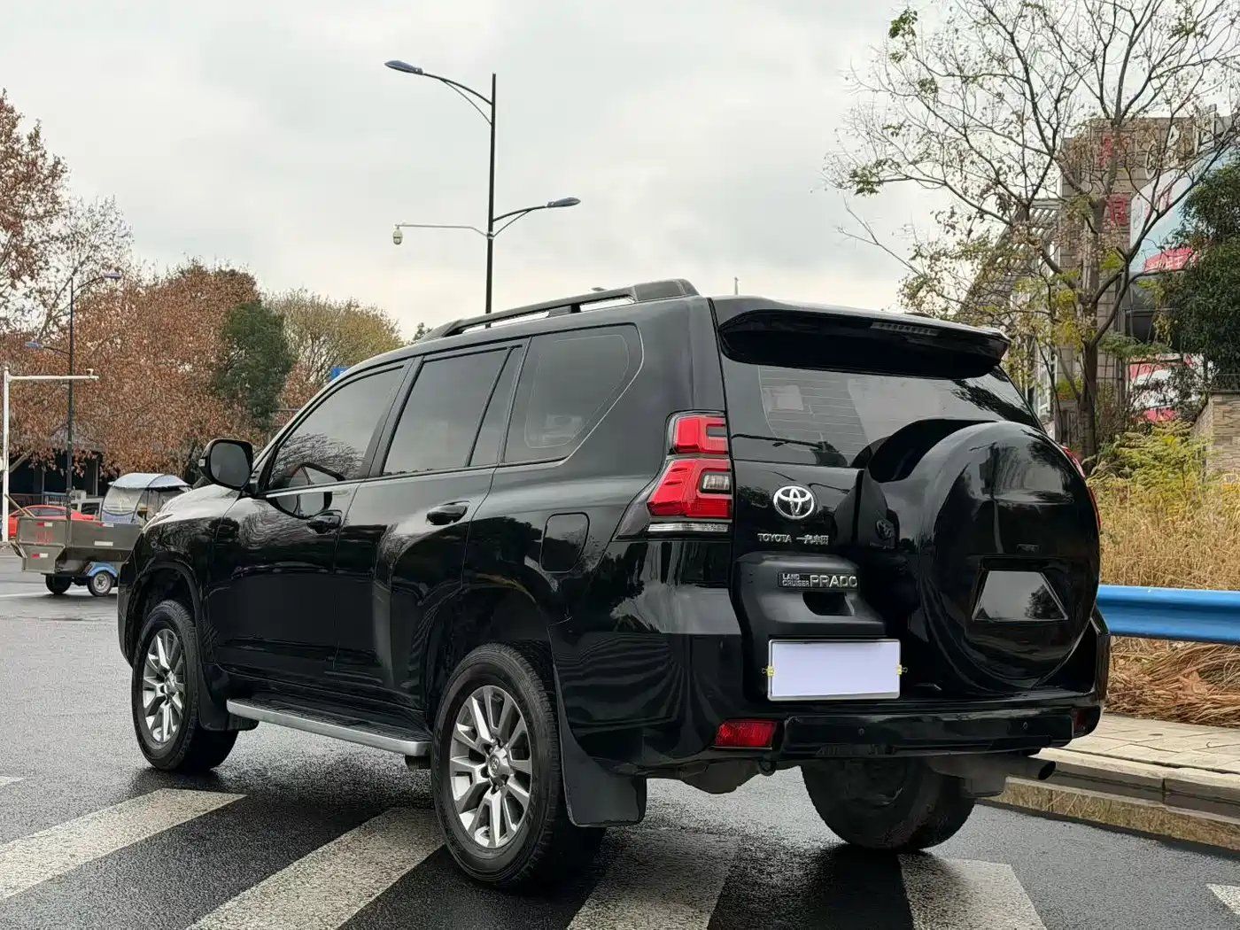 Toyota Prado 2019 3.5L Automatic TX-L Zunxiang Edition with Rear-mounted Spare Tire фото 4