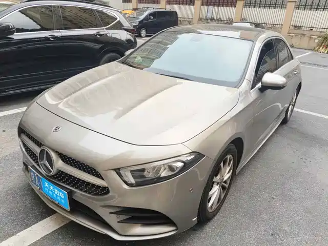 Mercedes-Benz A-Class 2021 A 200 L Sport Sedan Dynamic Type — фото 1