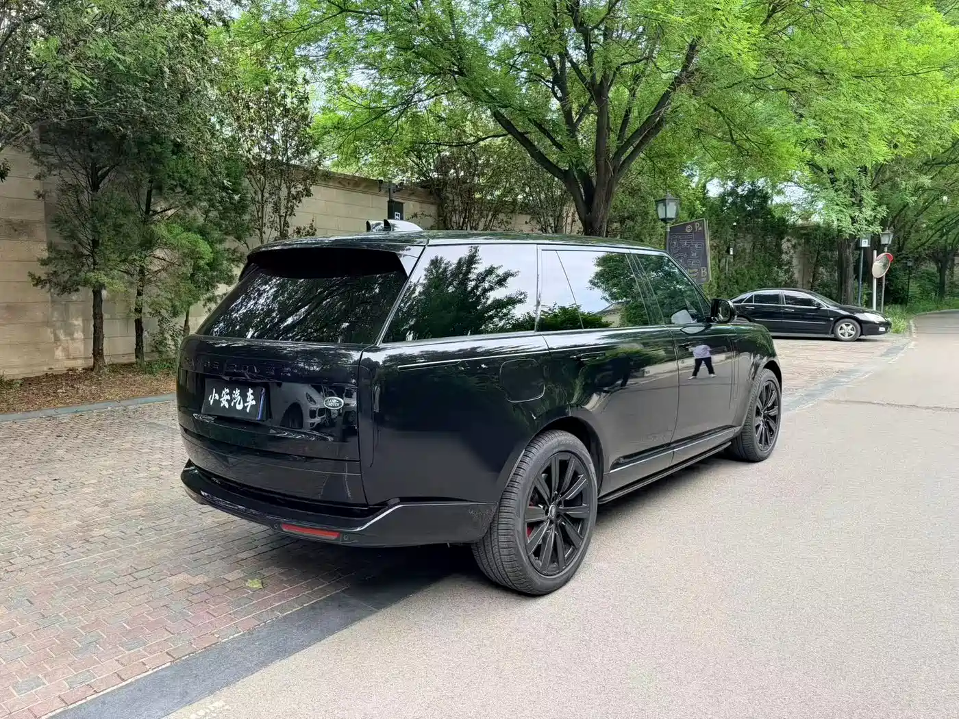 Land Rover Range Rover 2025 3.0 L6 400PS Genesis Extended Wheelbase фото 6