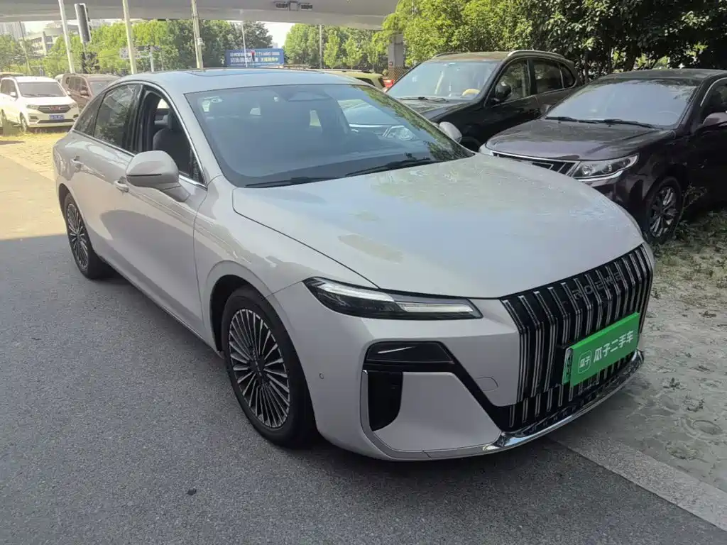 Roewe M7 DMH 2025 2025 Base