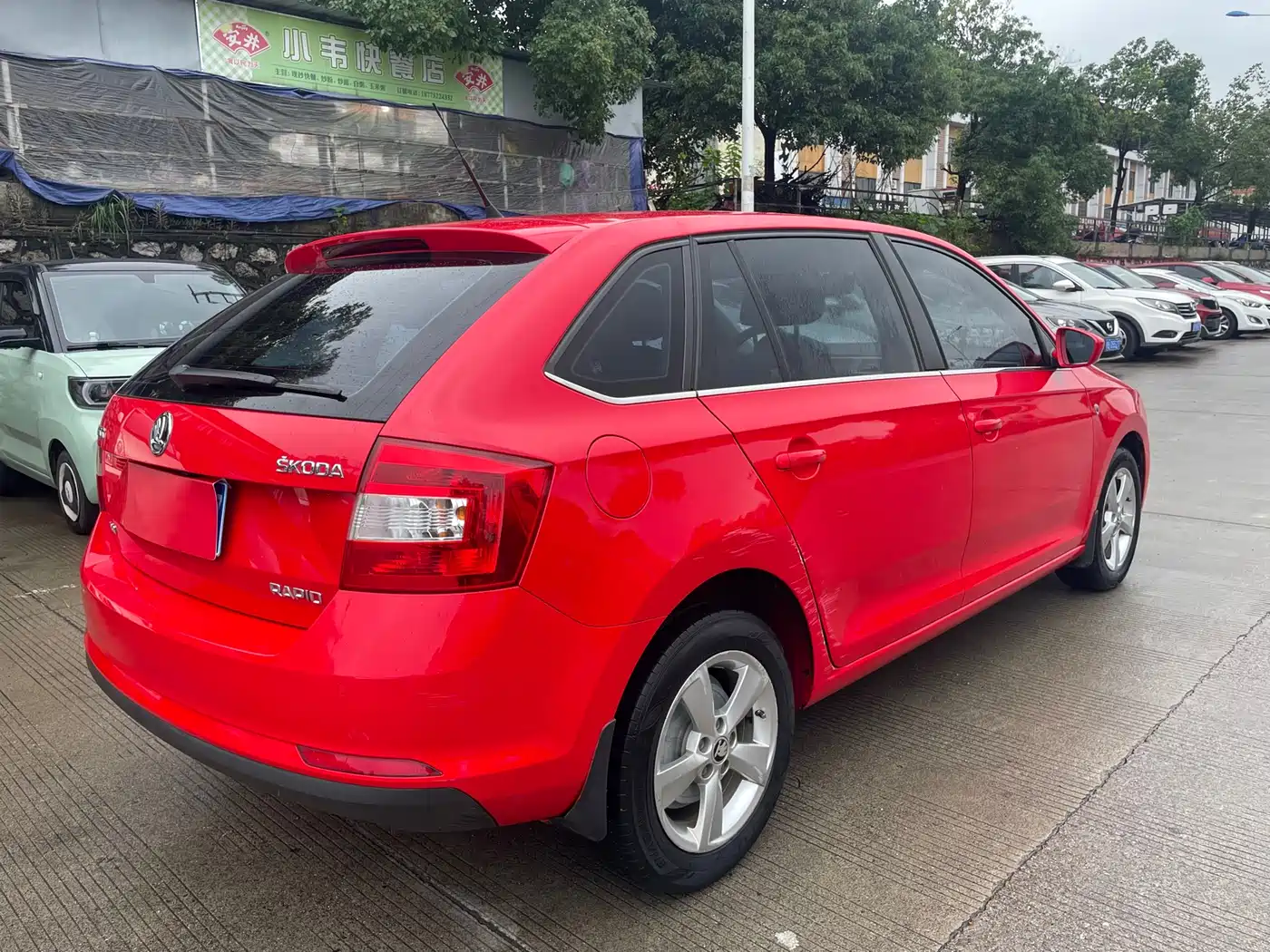 Škoda Skoda Rapid Spaceback 2016 Facelift 1.6L Automatic Innovation Edition фото 7