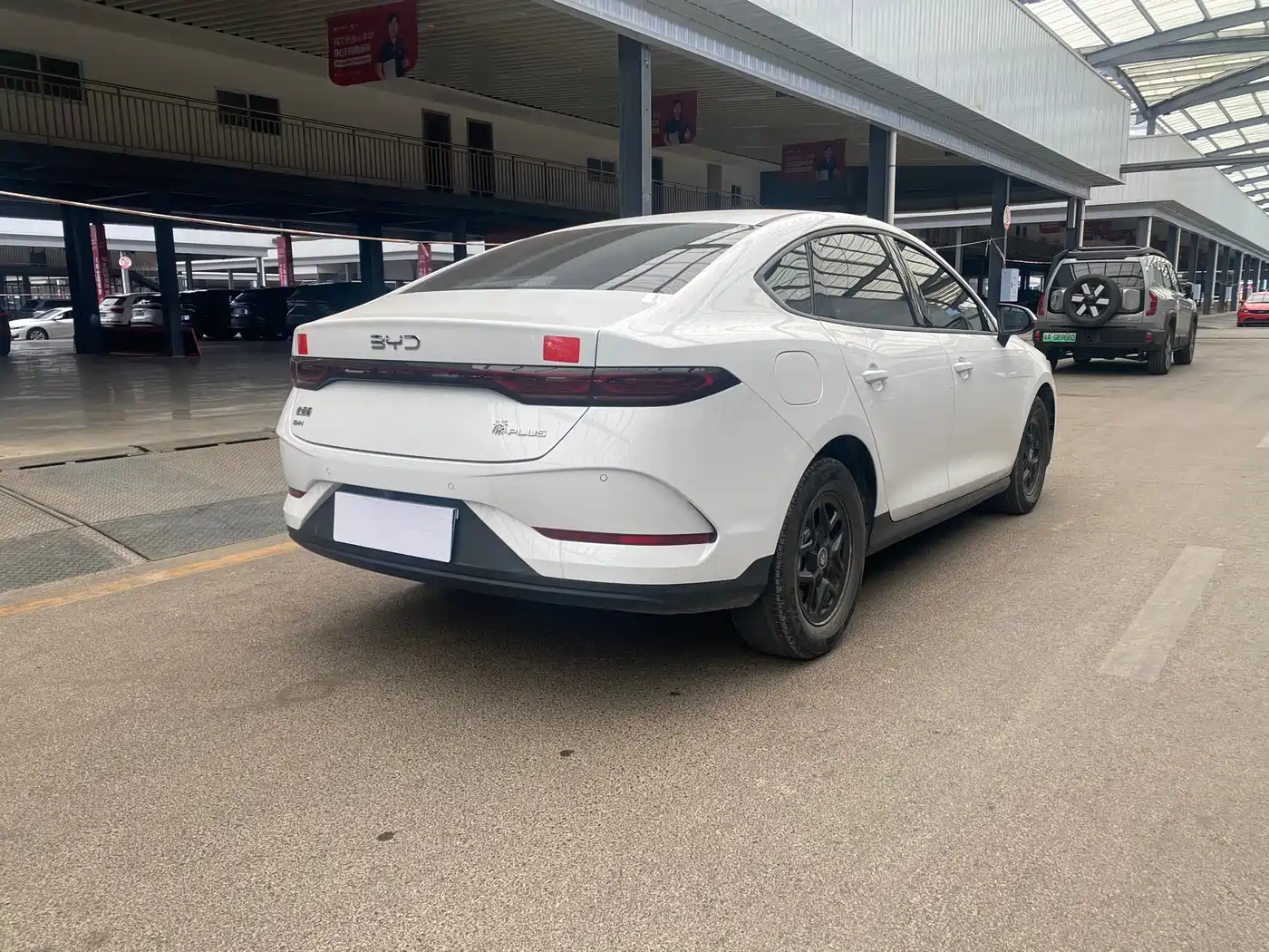 BYD Qin PLUS 2025 DM-i Smart Drive 55KM Leader фото 7