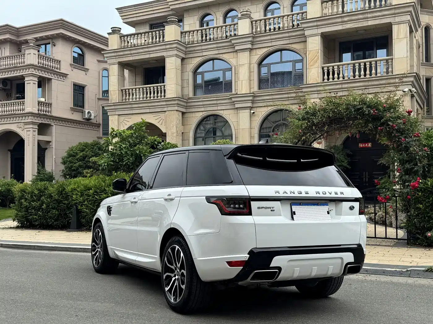 Land Rover Range Rover Sport 2020 3.0 L6 HSE DYNAMIC фото 4