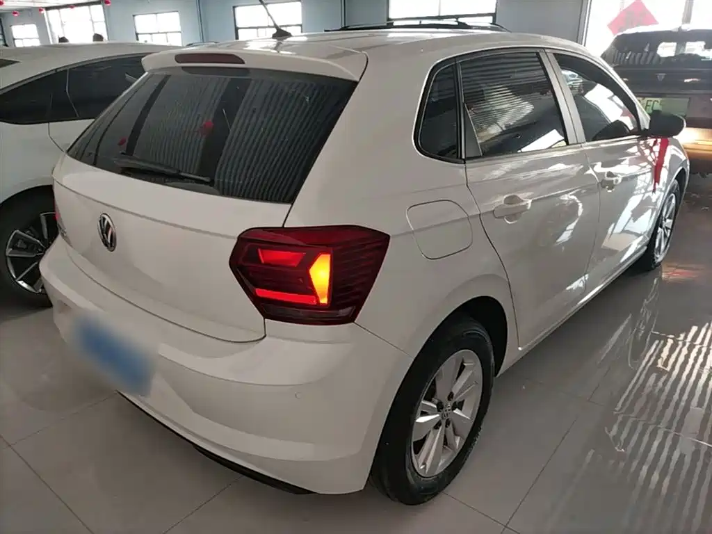Volkswagen Polo 2019 Plus 1.5L Automatic Panorama Enjoyment Edition фото 7