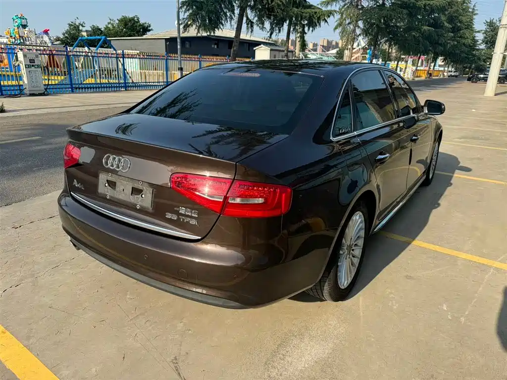 Audi A4L 2016 35 TFSI Collector's Edition S line Comfort фото 9