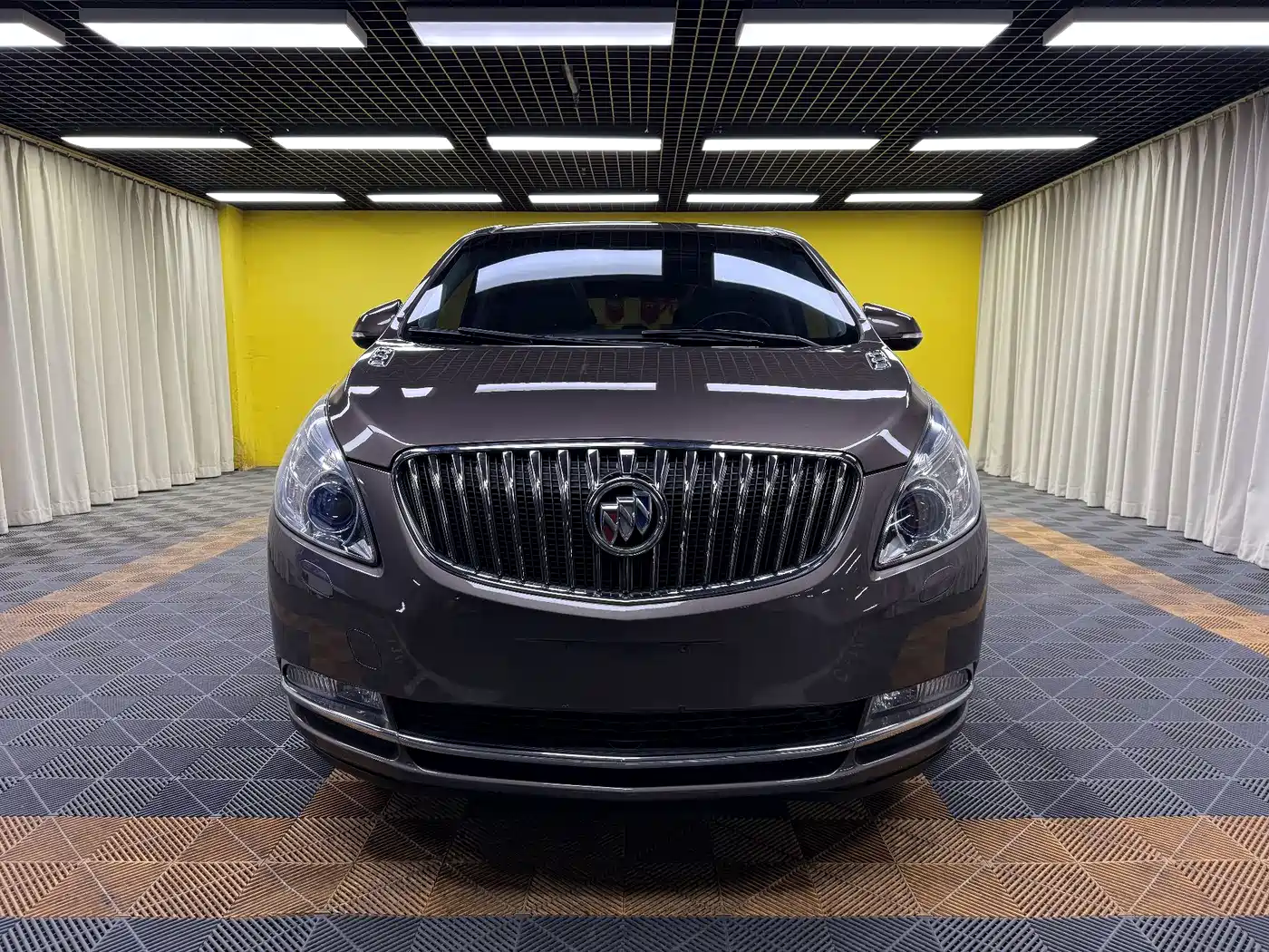Buick GL8 2014 3.0L XT Luxury Business Flagship фото 2