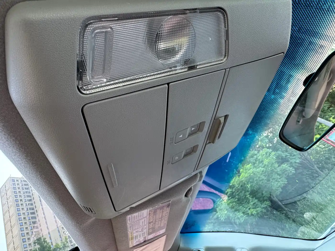 Toyota Sequoia 2010 5.7 Platinum Edition фото 25
