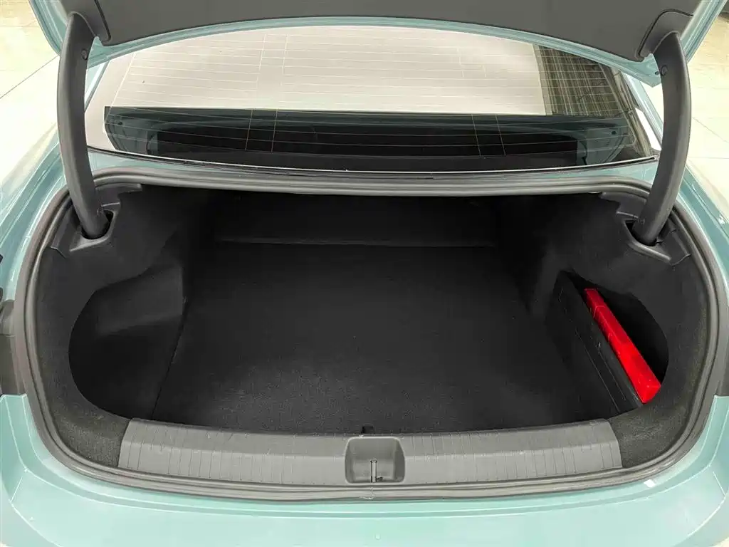 Volkswagen Passat 2025 Model Pro 380TSI Starlight Dragon Premium Edition фото 16
