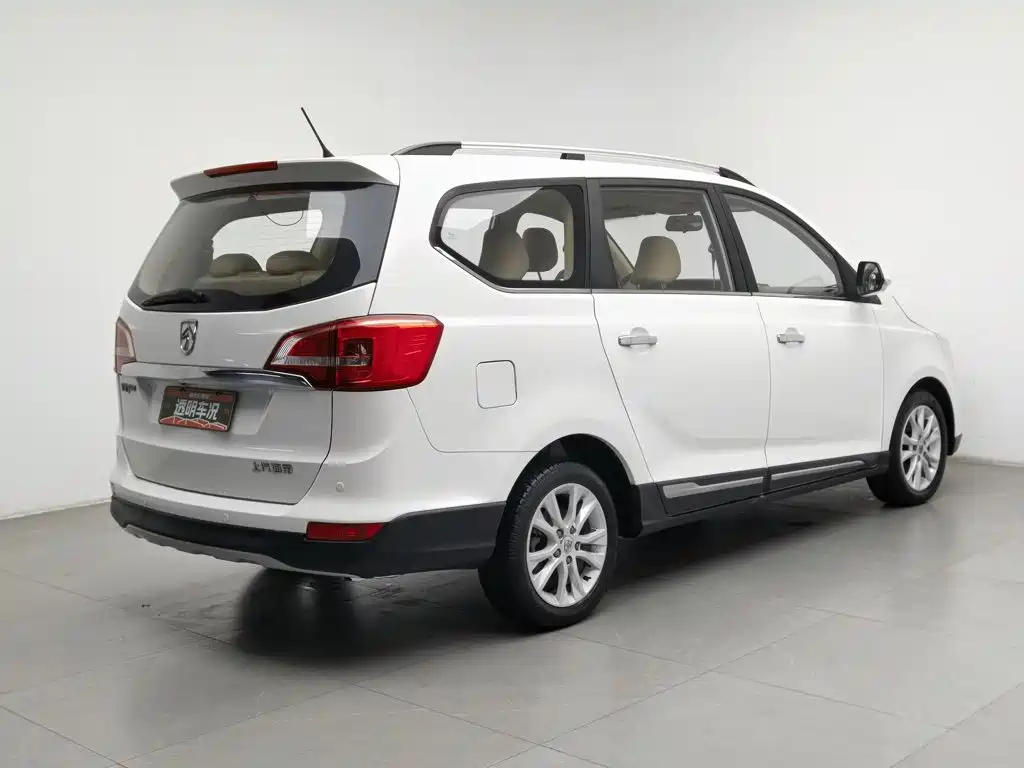 Photo 2 - Baojun 730