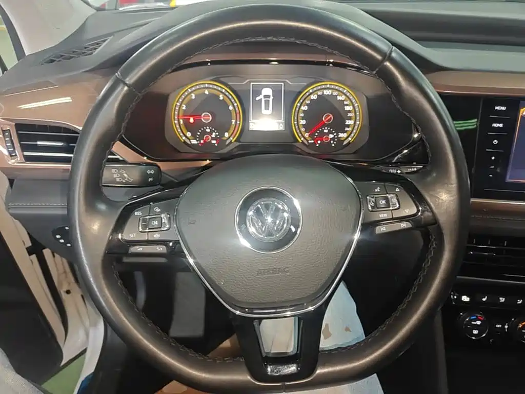 Фото 11 - Volkswagen Tharu