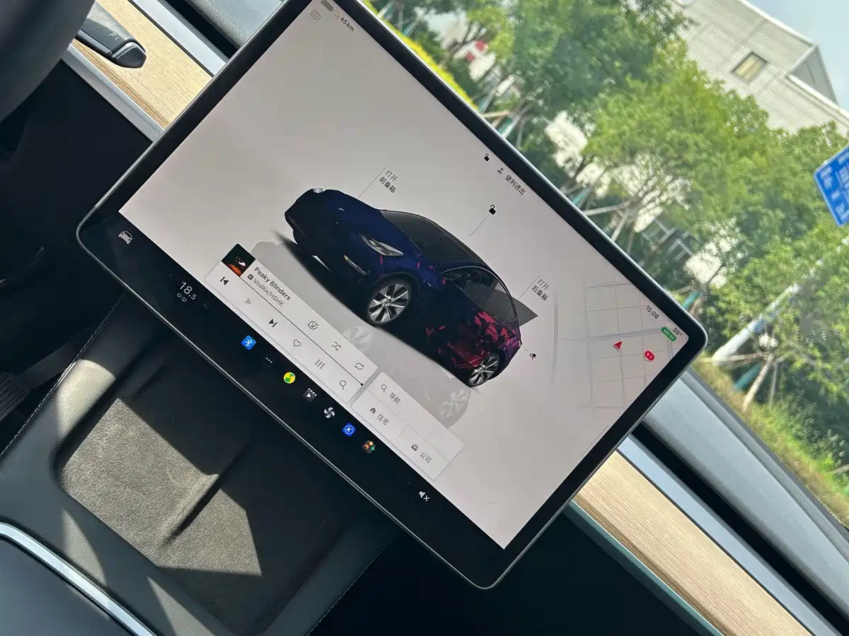 Фото 4 - Tesla Model Y