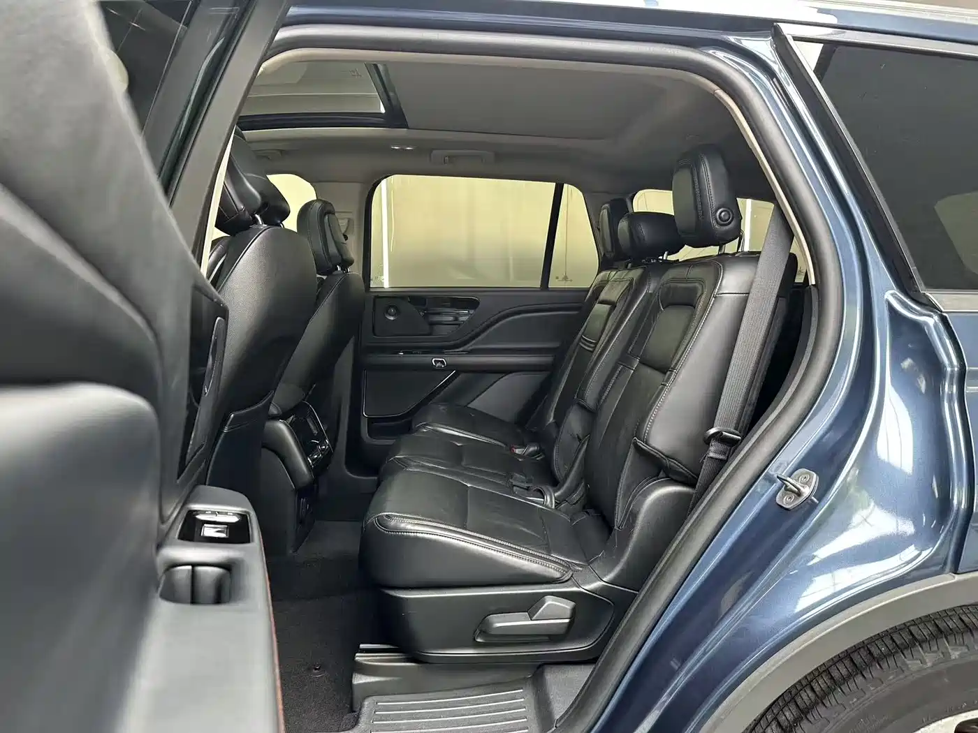 Lincoln Aviator (Import) 2020 3.0T V6 AWD Premium Luxury Edition фото 12