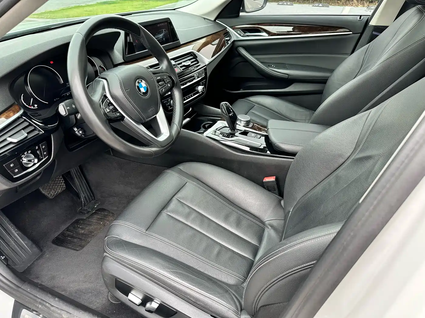 BMW 5 Series 2018 528Li Launch Special Edition фото 8