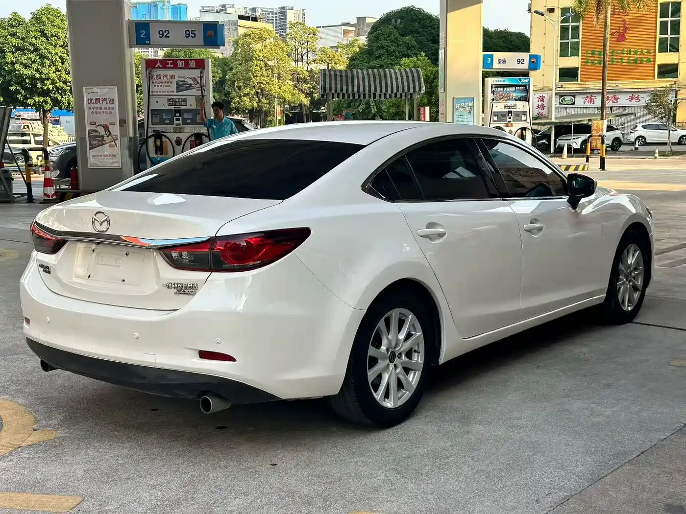 Mazda Atenza 2014 2014 2.0L Blue Sky Luxury