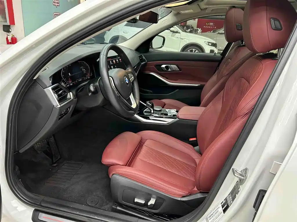 BMW 3 Series 2022 320i Sport Package фото 12