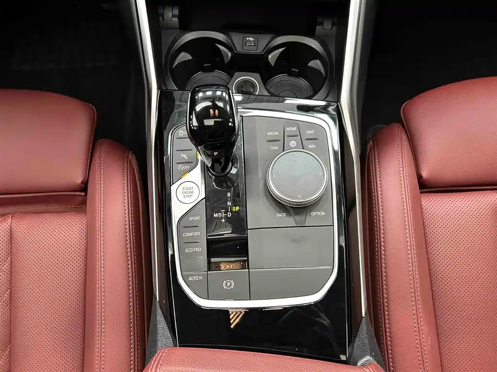 BMW 3 Series 2022 320i Sport Package фото 6