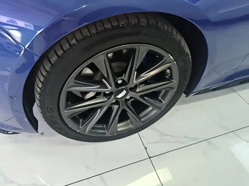 Фото 23 - Cadillac CT5