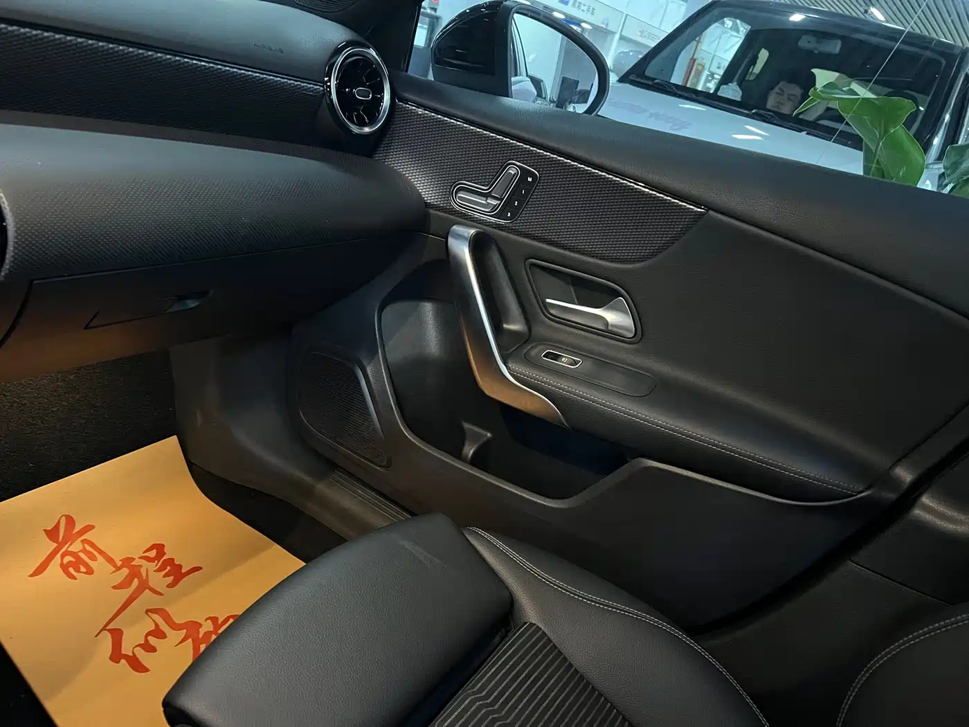 Mercedes-Benz A-Class (Import) 2019 A 200 Fashion Version фото 9
