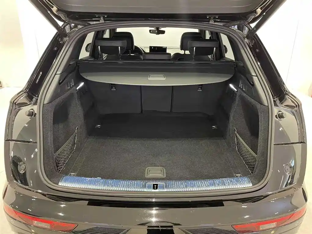 Audi Q5L 2024 Model 45 TFSI Luxury Dynamic фото 6