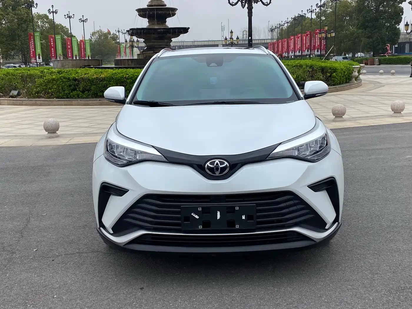 Toyota IZOA 2025 2023 2.0L 20th Anniversary Platinum Edition