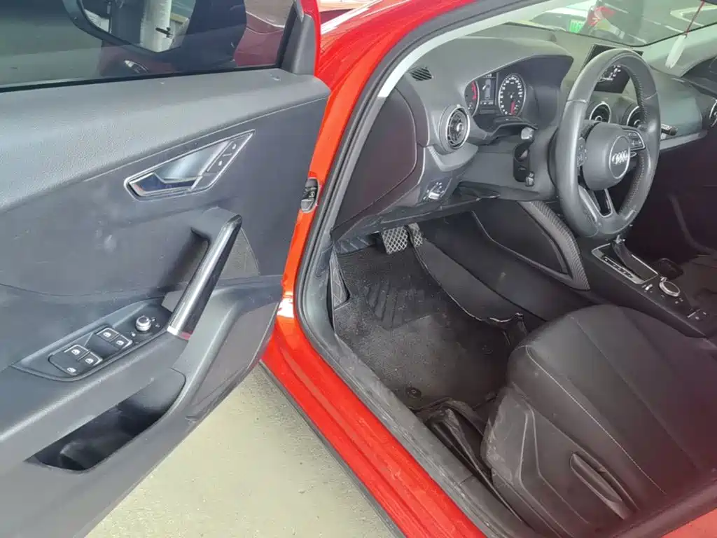Фото 16 - Audi Q2L