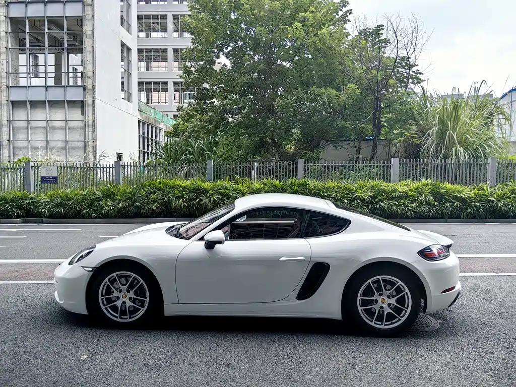 Фото 3 - Porsche 718