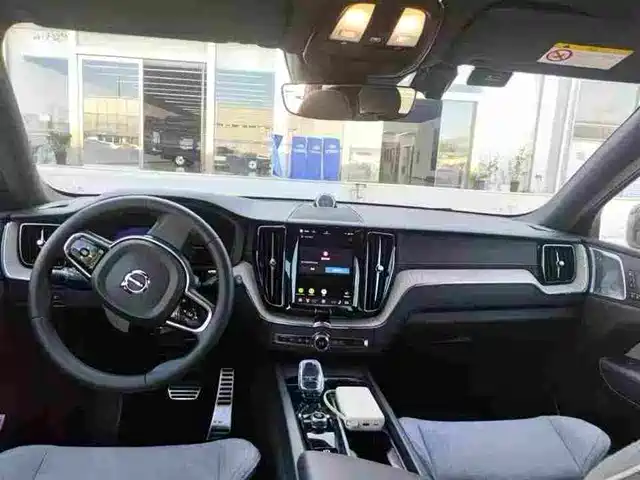 Volvo XC60 Plug-in Hybrid 2023 T8 Plug-in Hybrid Long Range AWD Smart Elegance Luxury — фото 5