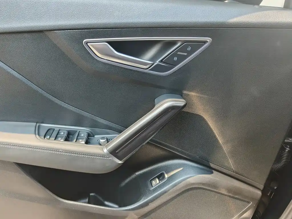 Фото 11 - Audi Q2L