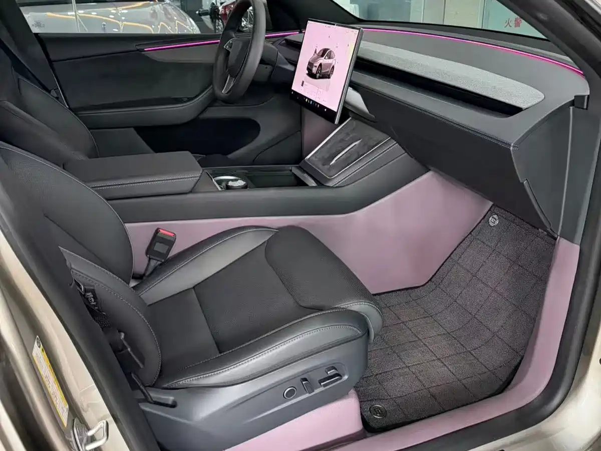 Tesla Model Y L 2025 2025 Facelift Long Range AWD