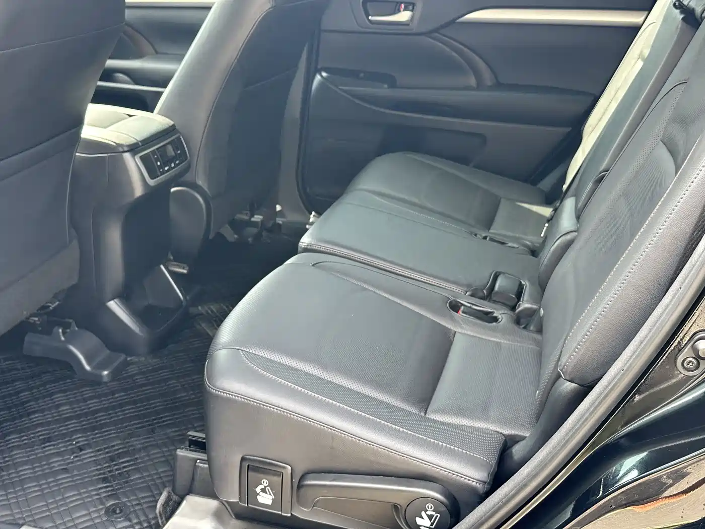 Toyota Highlander 2015 2.0T AWD Luxury Edition 7-seater фото 6