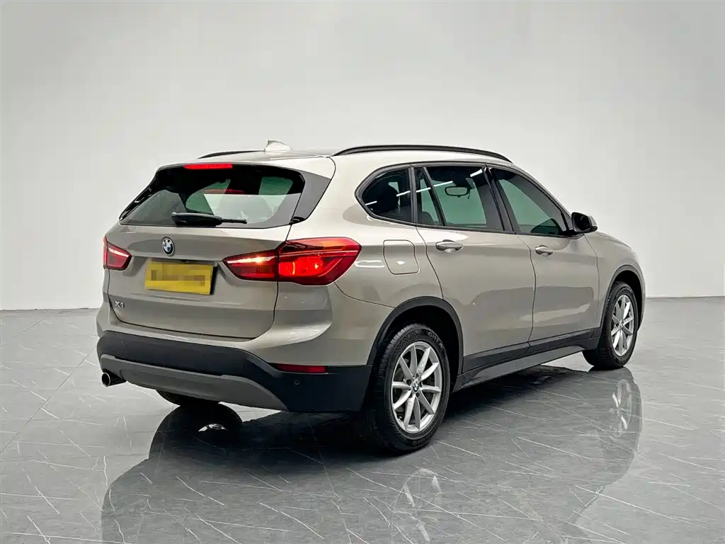 BMW X1 2019 sDrive18Li Fashion Model фото 6