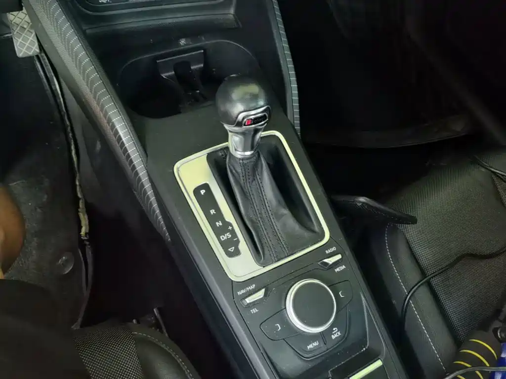 Фото 14 - Audi Q2L
