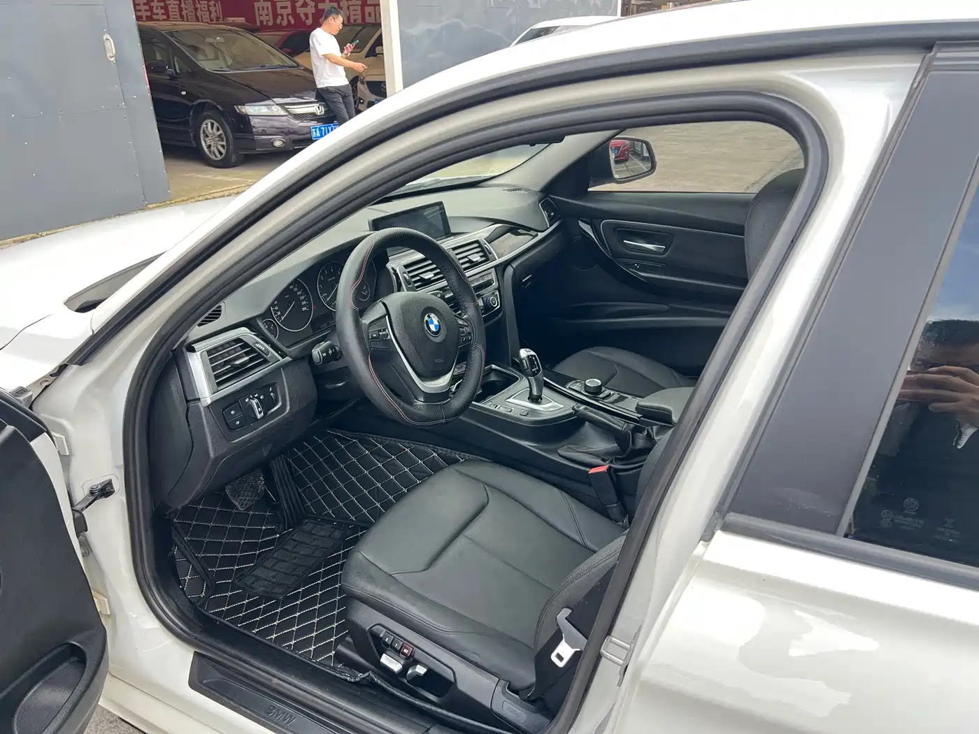 Фото 10 - BMW 3 Series