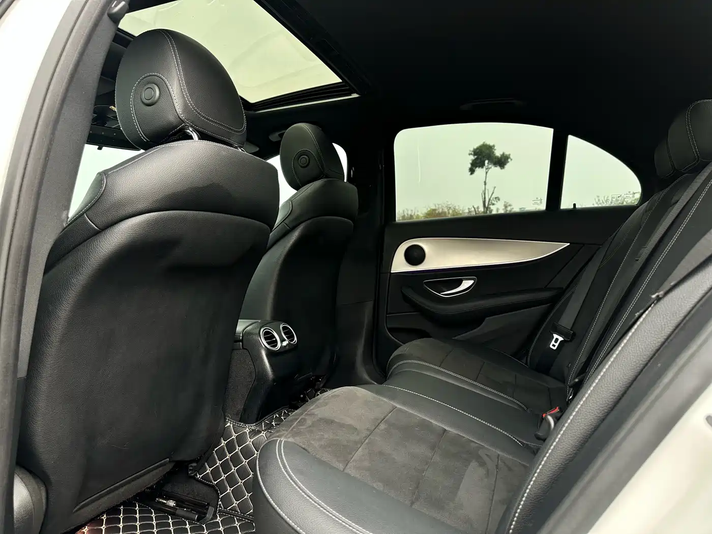 Mercedes-Benz E-Class 2018 E 200 Sport 4MATIC фото 13