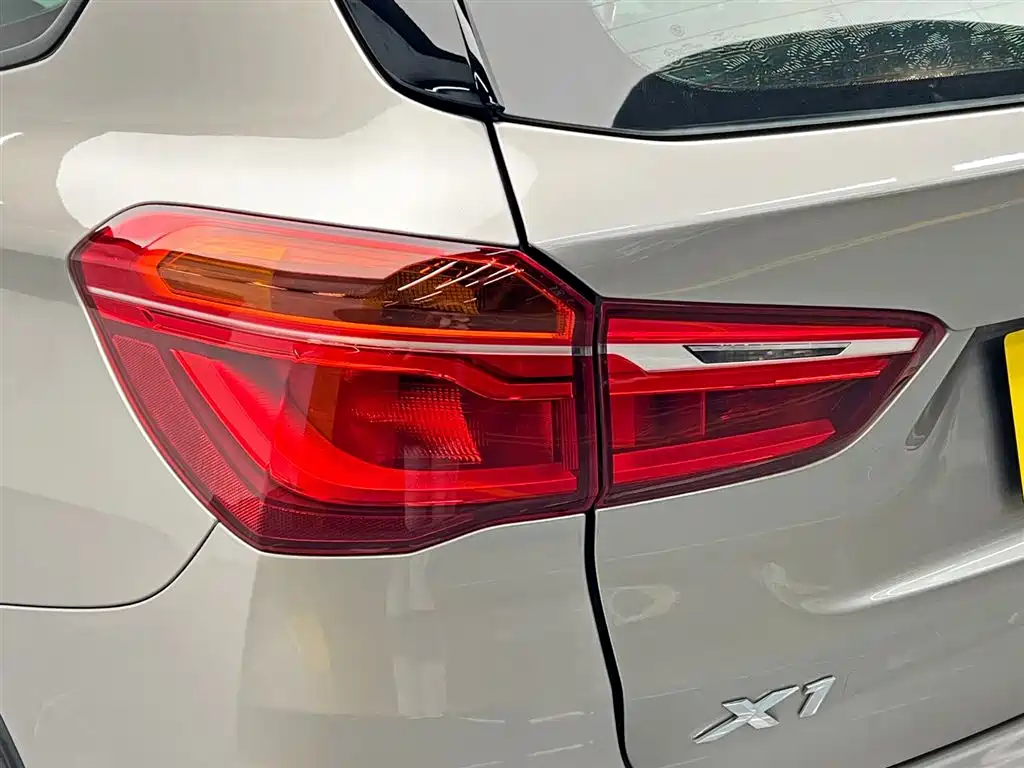 BMW X1 2019 sDrive18Li Fashion Model фото 10