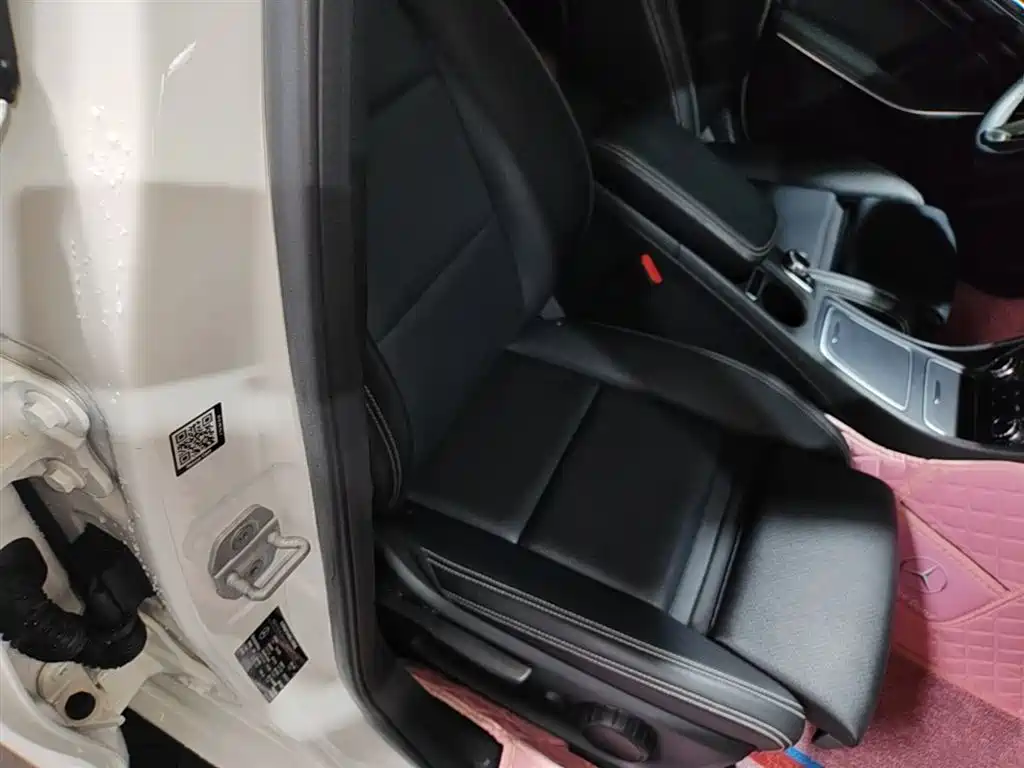 Mercedes-Benz GLA 2017 GLA 200 Dynamic фото 20