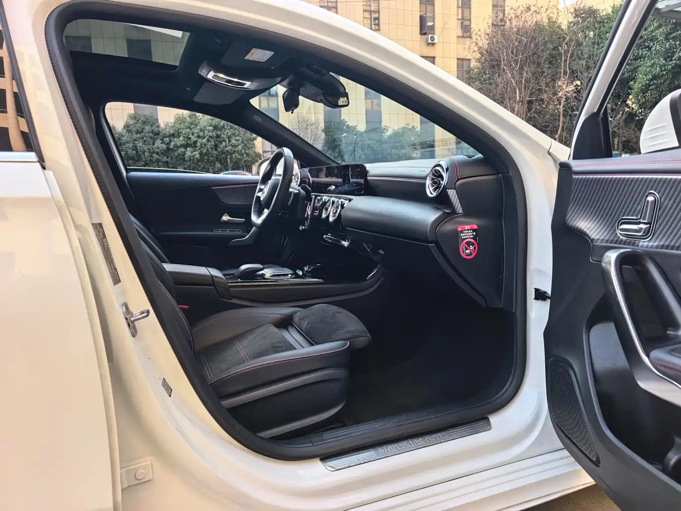 Mercedes-Benz A-Class 2024 A 200 L Fashion Edition фото 12