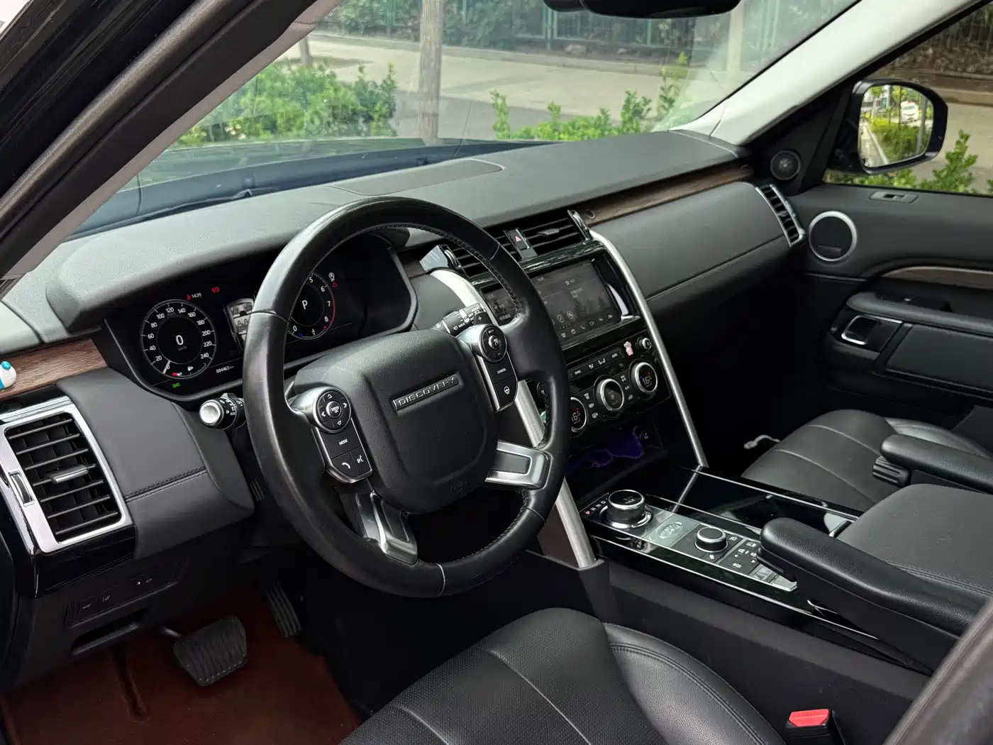 Land Rover Discovery 2018 3.0 SC V6 HSE фото 12