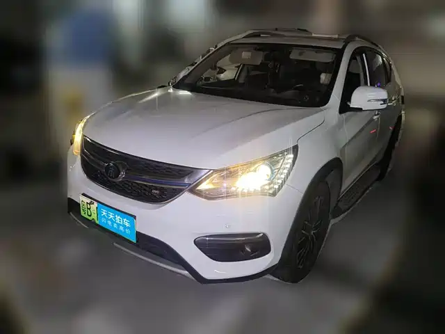 BYD Song New Energy 2017 Song DM 1.5TID Full-time 4WD Luxury — фото 1
