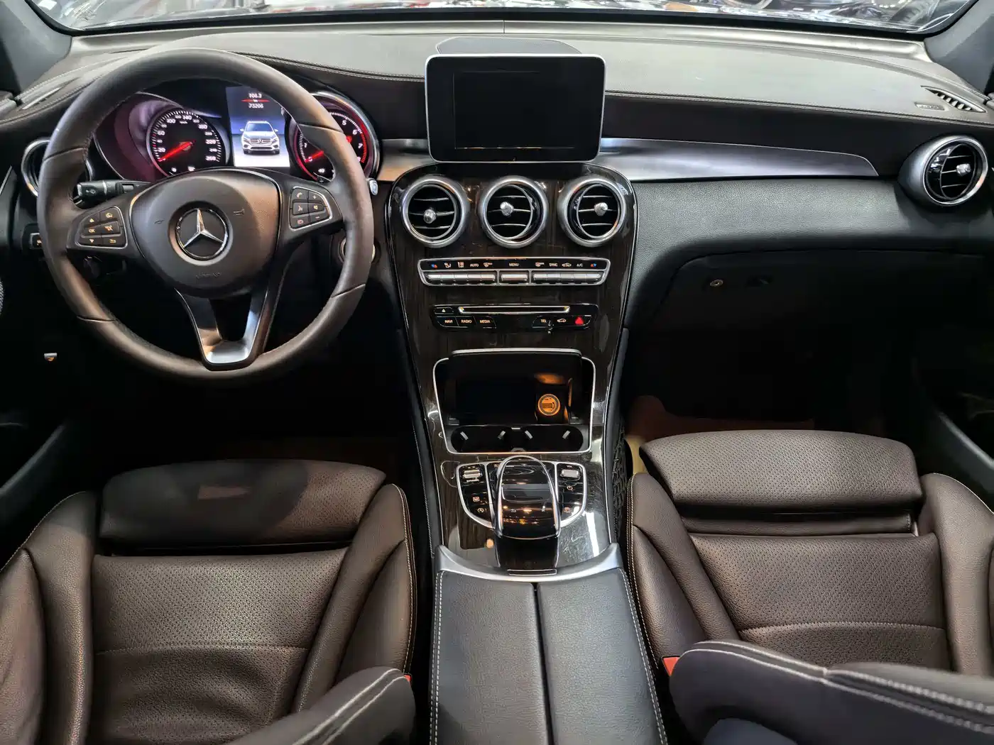 Mercedes-Benz GLC 2018 GLC 260 4MATIC Luxury фото 6