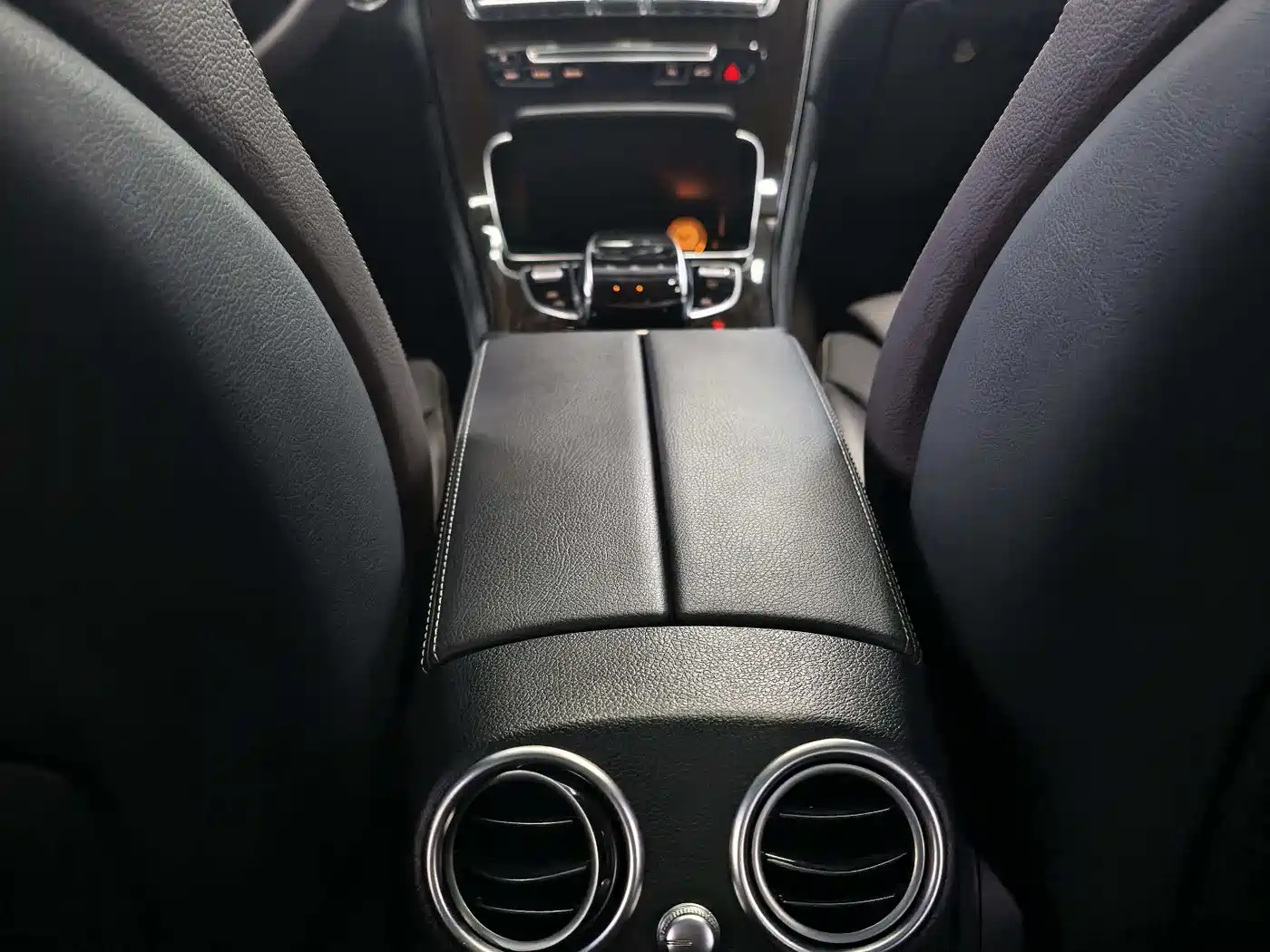 Mercedes-Benz GLC 2018 GLC 260 4MATIC Luxury фото 10