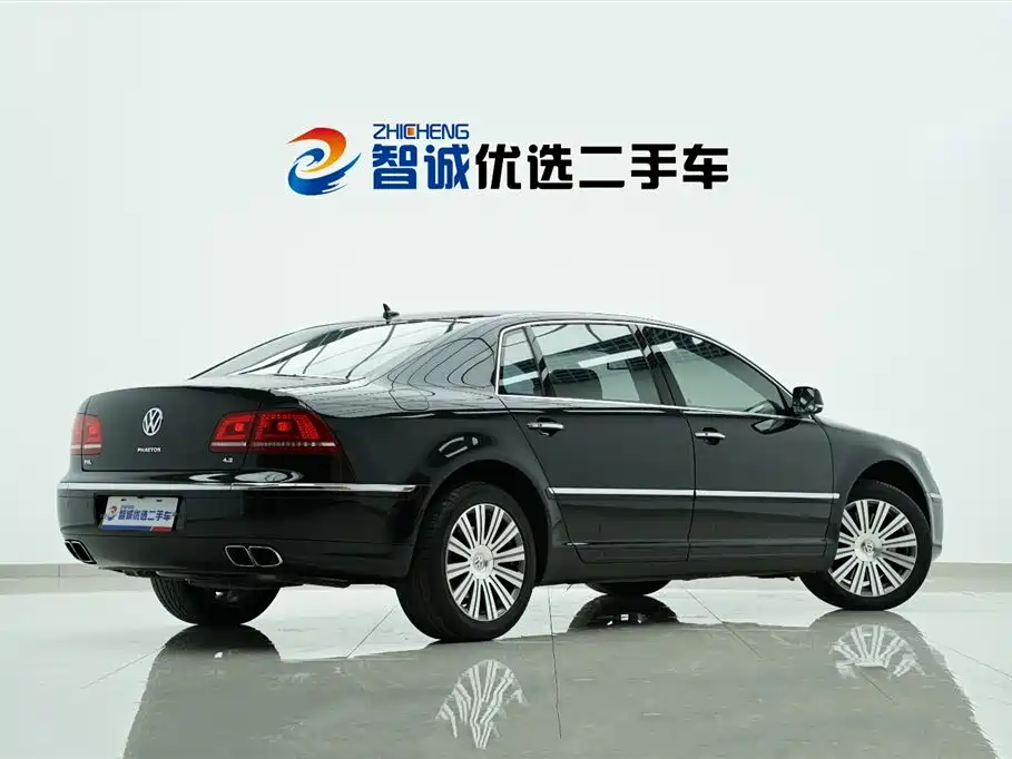 Volkswagen Phaeton 2011 4.2L V8 4-seat Extended Individual Edition фото 4