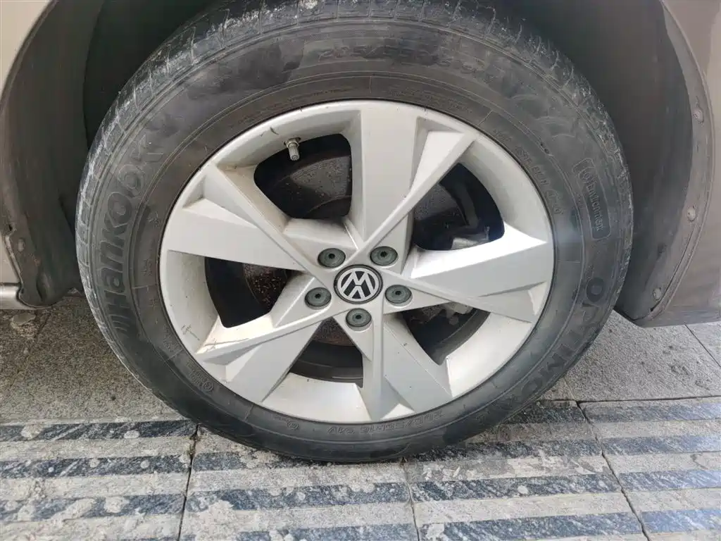 Volkswagen Bora 2014 1.6L Automatic Comfort Edition фото 23